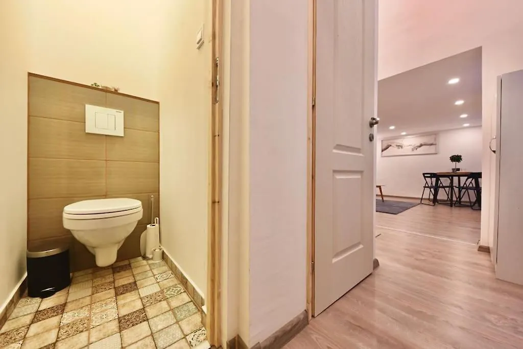 Cute Gallery Flat In Kiraly Street Budapest 0*,  Ungheria